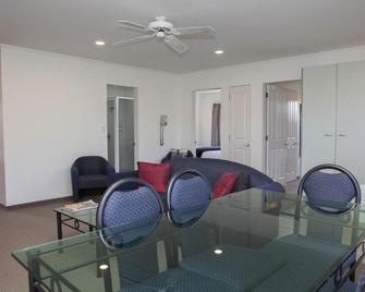 Champers Motor Lodge - Gisborne - Essbereich