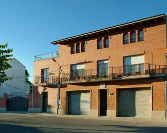 Agroturisme Cal Jeroni - Avinyonet del Penedès - Gebäude