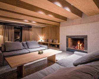 Alpina Hotel - Gudauri - Living room