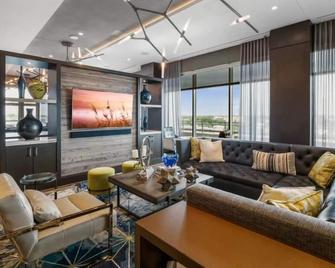 Near Nih, Metro & Shops! Spa + Terrace | Near DC | By Gls - Bethesda - Salon