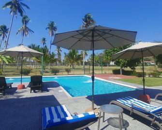 The most beautiful house in Ixtapa in front of the golf course - Ixtapa - Piscina