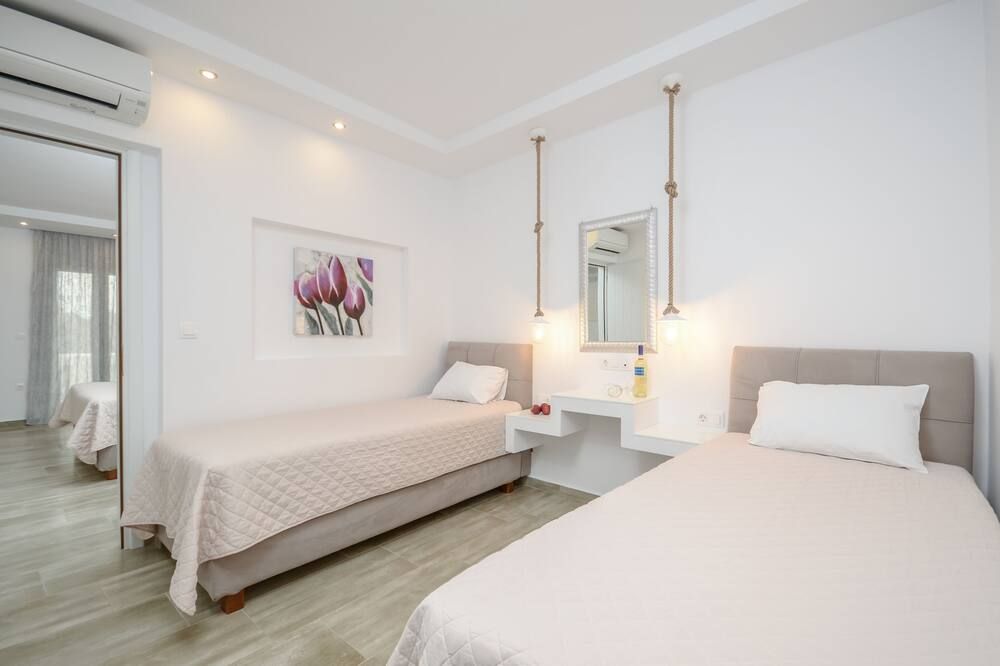 Sun Beach Hotel - נאקסוס