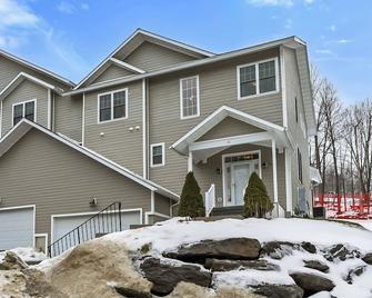 Perfect for Winter Skiing!! - Pittsfield - Edificio