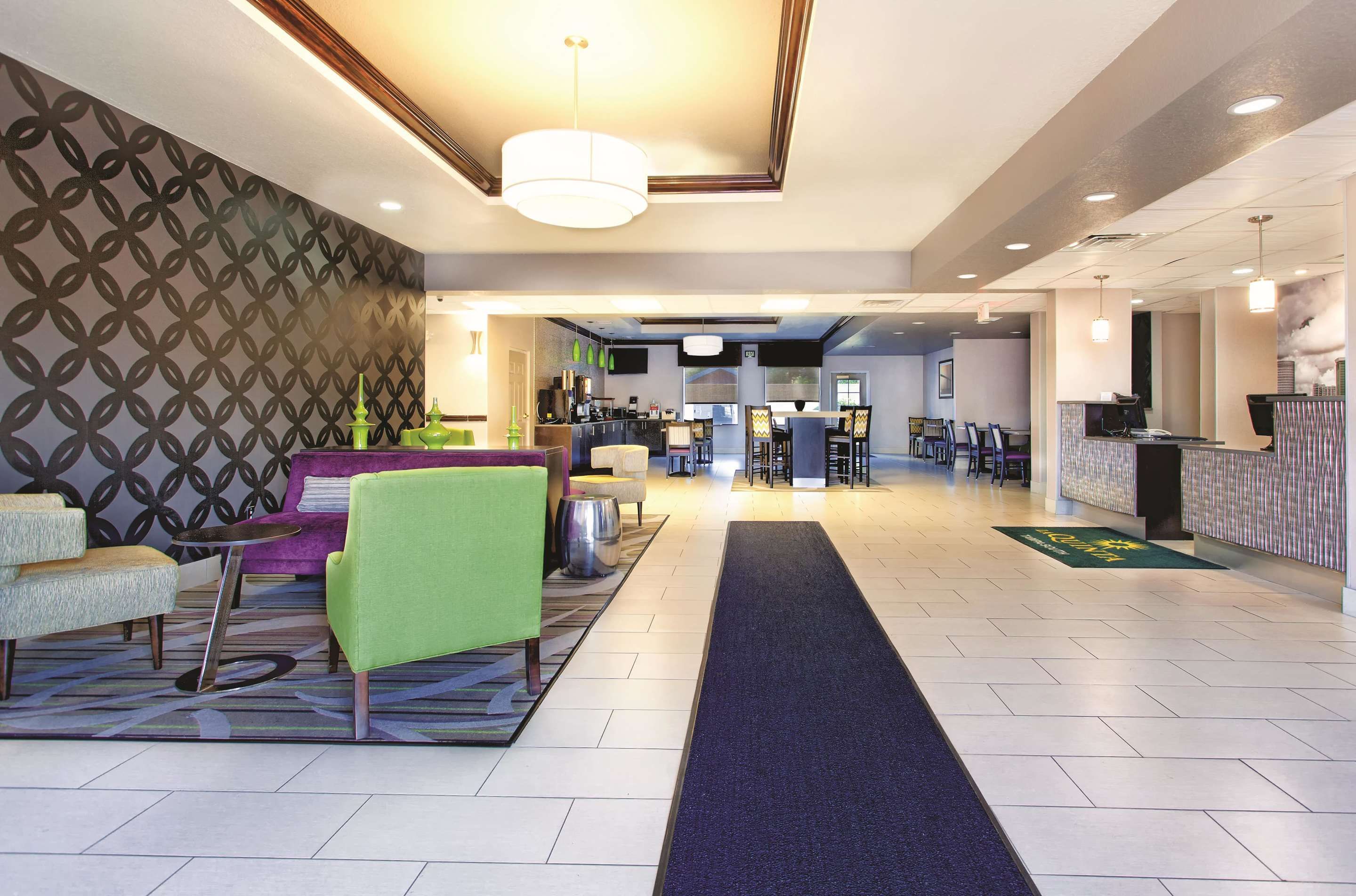 La Quinta Inn & Suites by Wyndham - Tampa South - Tampa - Lobby