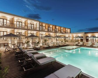 Verano Afytos Hotel - Afytos - Piscină