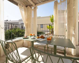 Palazzo Muci - Nardò - Balcón