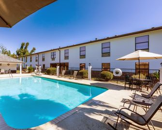 Holiday Inn Express Breaux Bridge/Henderson by IHG - Breaux Bridge - Bazén