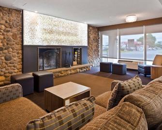 Best Western PLUS Ottawa Kanata Hotel & Conference Centre - Ottawa - Recepción