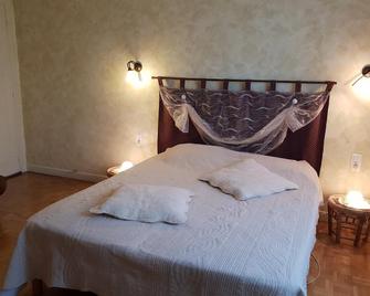 Le Nid de l'Ecureuil - Brens - Bedroom