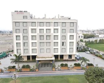 Love Kush Hotel - Kishangarh - Edificio