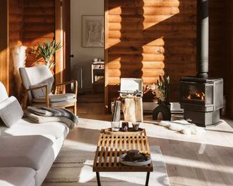 Black River Haus - Scandinavian Riverfront Cabin Muskoka - Washago - Sala de estar