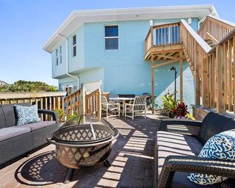 Townhome #5 Beachfront Property -Saltwater Pool-Private Beach- Sleeps 8 - Melbourne Beach - Balcony