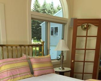 Cooperstown's Chateau du Lac master suite - Richfield Springs