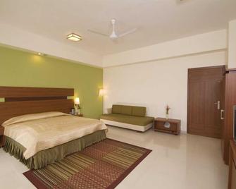 Chateau Windsor Hotel - Marine Drive - Mumbai - Bedroom