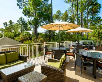 Hilton Garden Inn Hilton Head - הילטון הד איילנד - פטיו