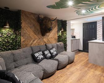 Blok-74 - Brighton - Living room