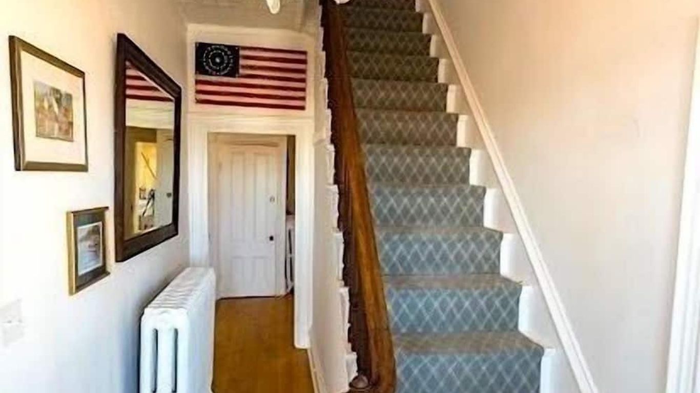 Captain Sawyer's Bed & Breakfast