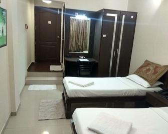 Jk Rooms 108 Hotel Royal Regency - Buti Bori - Bedroom