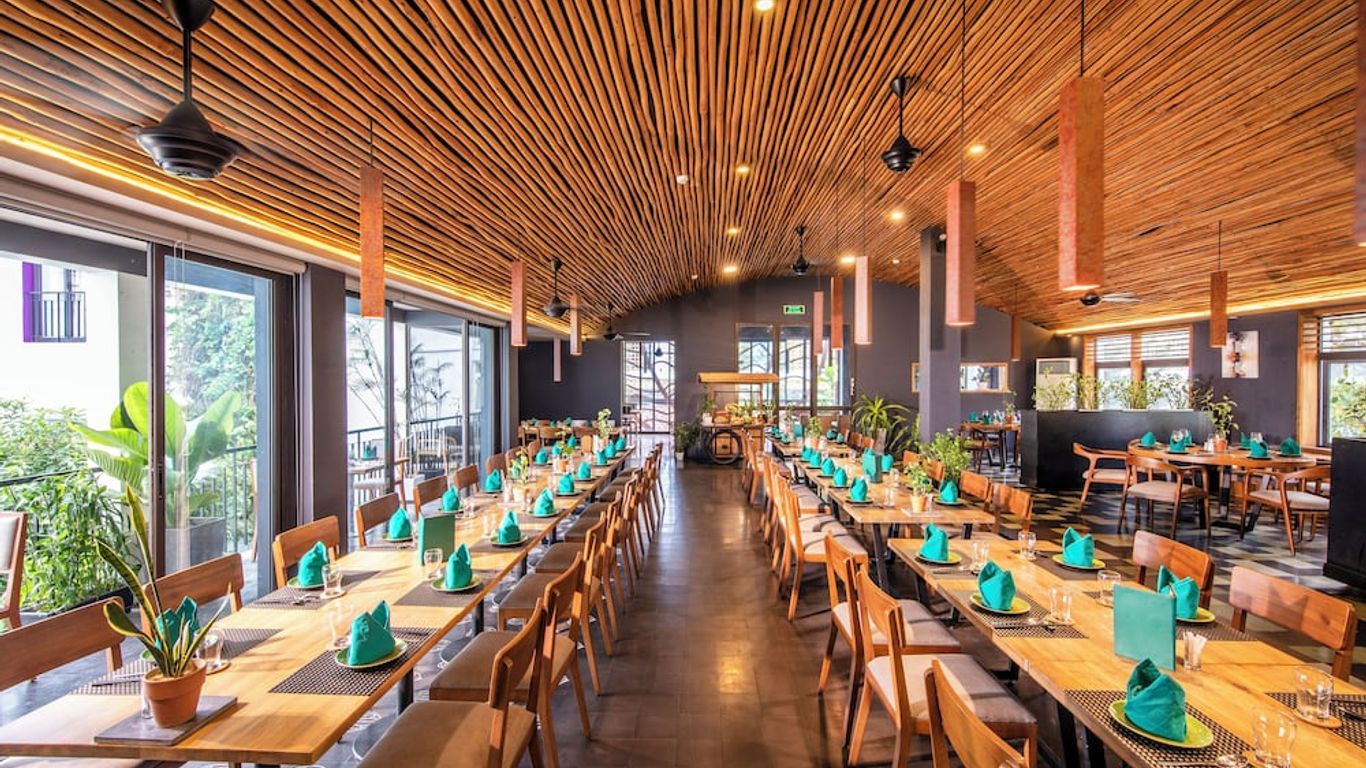 إيم هوتل هيو