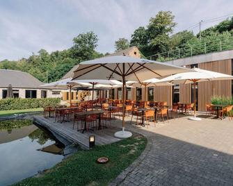 Les Jardins De La Molignee - Dinant - Innenhof