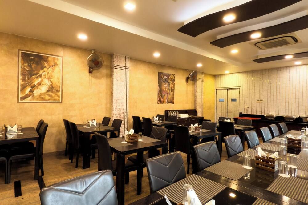 Hotel Royal Palm - A Budget Hotel in Udaipur - אודאיפור - מסעדה