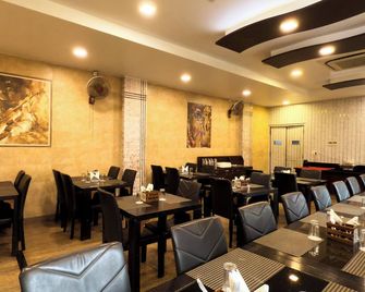 Hotel Royal Palm - A Budget Hotel in Udaipur - Udaipur - Restaurant