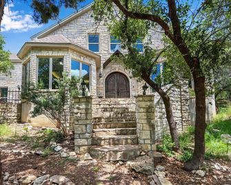 Cypress Cove Castle - Spring Branch - Outdoors view