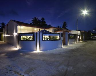 Island Home Inn - Ukulhas - Edificio