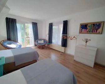 Beyaz Ev Pansiyon - Seferihisar - Schlafzimmer