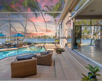 Charming 4-bedroom house with AC, WiFi in wonderful Tampa - Tampa - Pool