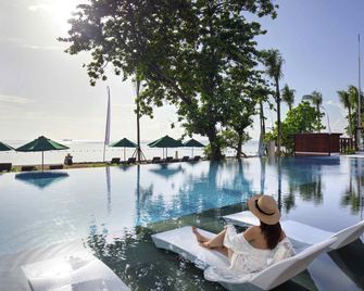 Novotel Bali Benoa - South Kuta - Piscina