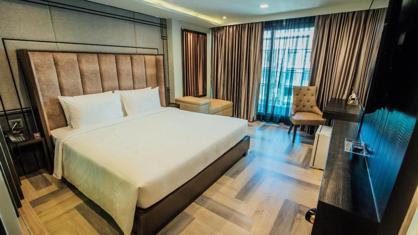 First Pride Hotel Bangkok