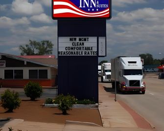 American Inn And Suites Childress - Childress - Building