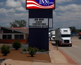 American Inn And Suites Childress - Childress - Будівля