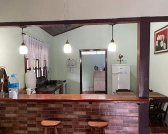 House with veranda with 2 bedrooms, 4 bathrooms, large living room - Nazare Paulista - Rezeption