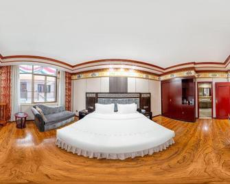 Tall Hotel - Nyingchi - Bedroom