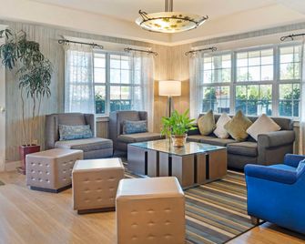 Best Western Cedar Inn & Suites - Angels Camp - Huiskamer