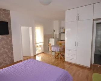 Apartment Smokrovic - Starigrad - Habitación