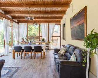 Sole, Mare, Relax - Villa Privata per 8 Persone con Piscina - Plemmirio - Living room