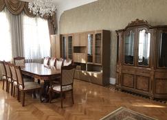 Baku Badamdar Apartment Villa - Baku - Jadalnia
