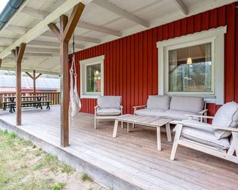 Family Friendly Villa near the Water - Katrineholm - Patio