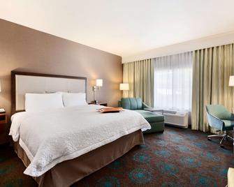 Hampton Inn & Suites Portland/Hillsboro-Evergreen Park - Hillsboro - Bedroom