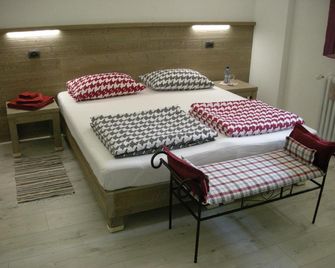 B&B Il Crocevia - Teglio - Camera da letto