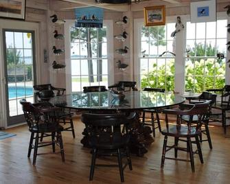 September Splender! Waterfront ,pool, Dock, Hot Tub.A Luxury Vip Vacation Rental - Royal Oak - Dining room