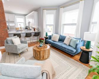 Feel at Peace - New Haven - Living room