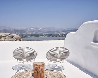 Naxian Utopia | Luxury Villas & Suites - Agios Prokopios - Balkon