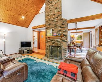 Cozy Cabin in the Woods - Londonderry - Obývací pokoj