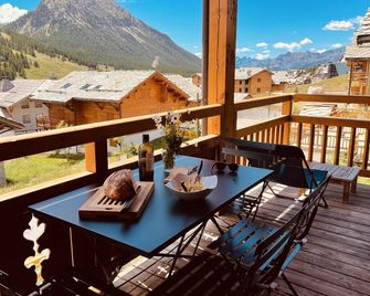 Apartment in chalet, at the foot of the slopes, garage, terrace, wifi. - Montgenèvre - Balcon