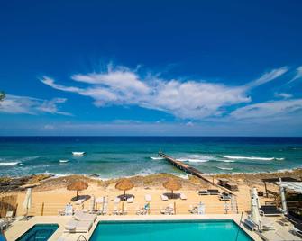 Cobalt Coast Resort - West Bay - Παραλία