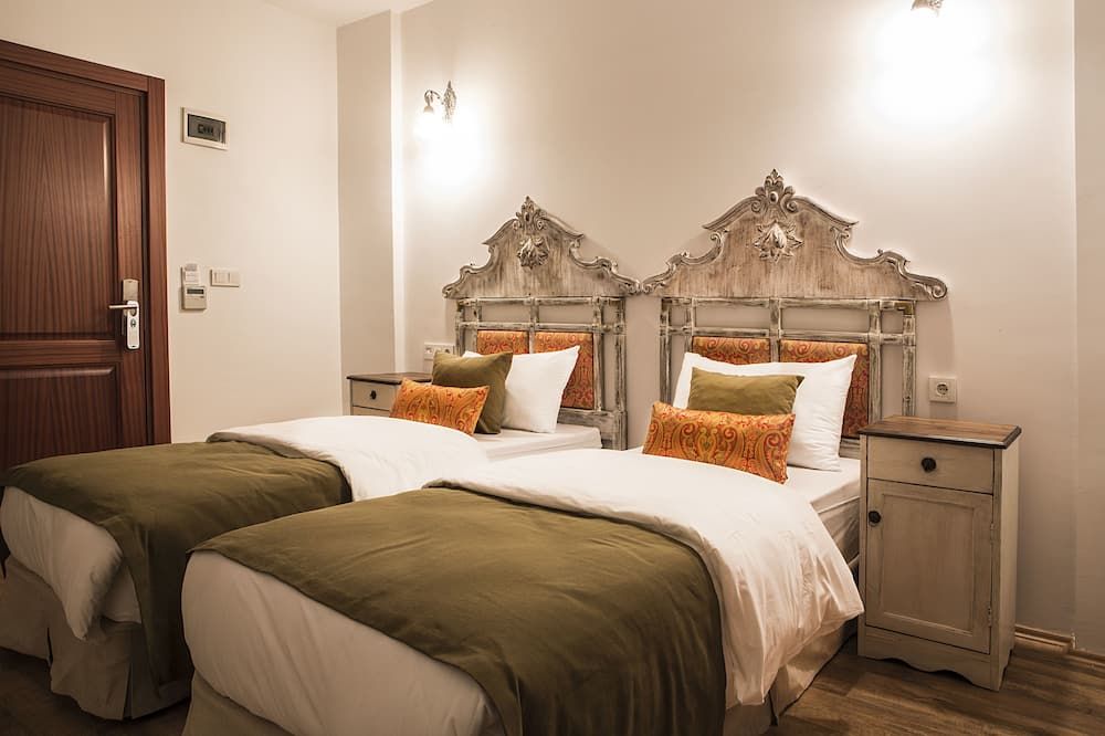 أوريلا هوتل